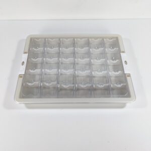 Opbevaringskasse med låg og 30 bøtter